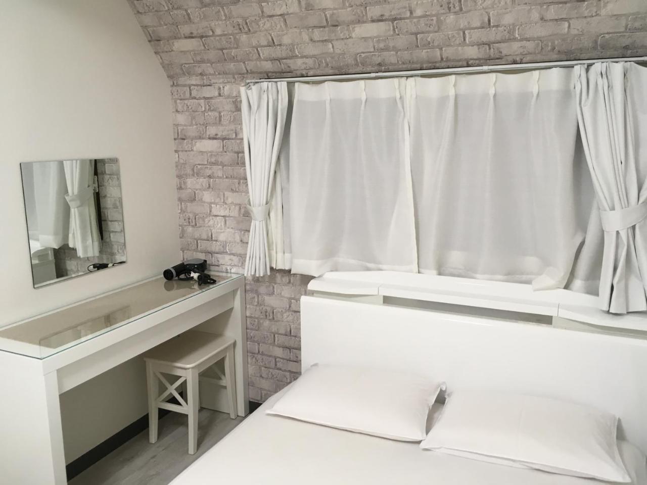 Hyu House Hotel Tokyo Exterior photo