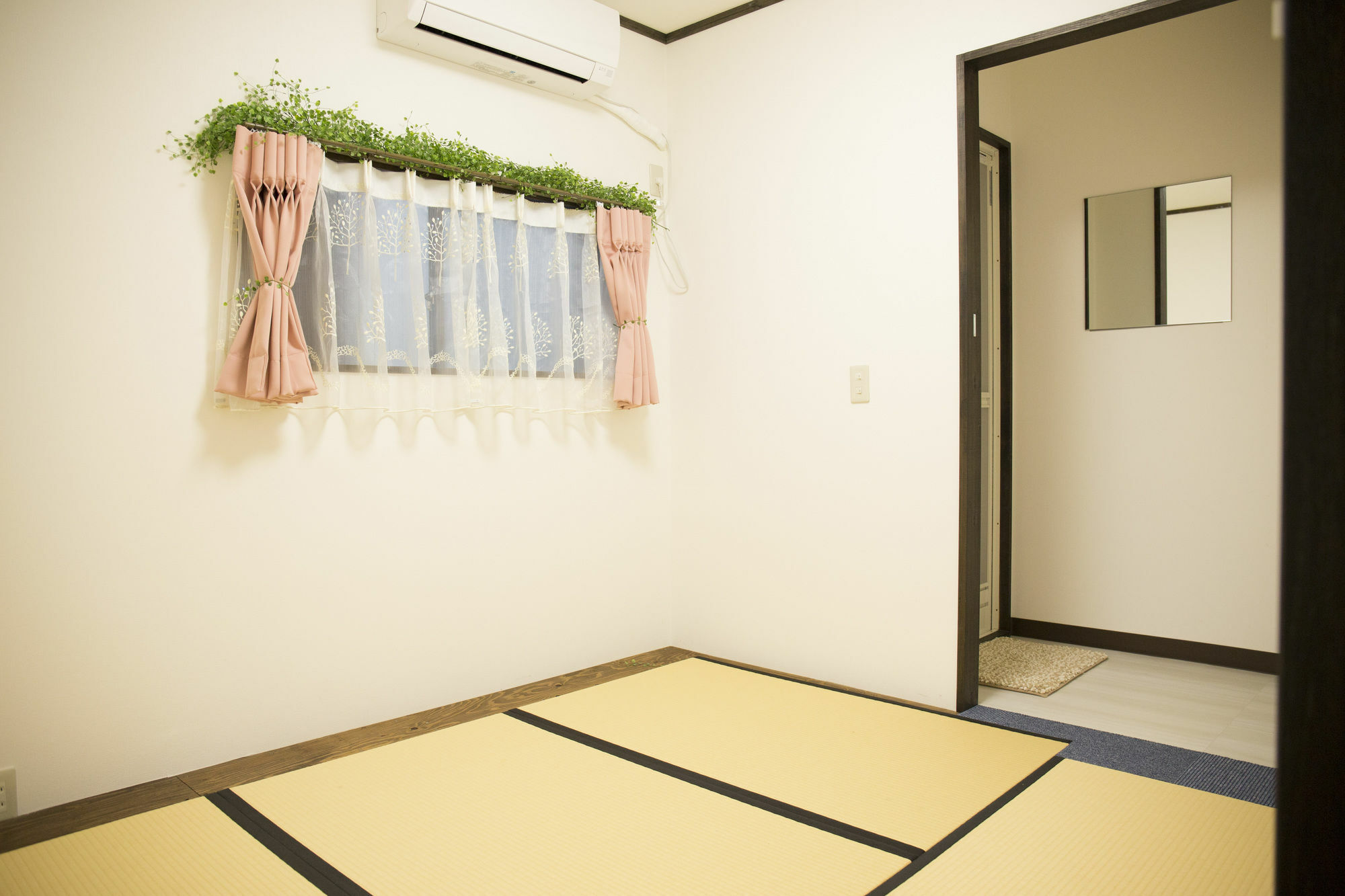 Hyu House Hotel Tokyo Exterior photo
